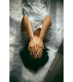 Hogyan hat a stressz a bőrünkre, és mit tehetünk ellene?