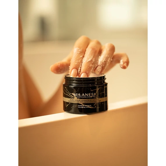 Montenapoleone SMOOTHING AND ANTI-AGING SCRUB BUTTER